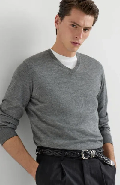 Brunello Cucinelli Cashmere And Silk Lightweight Sweater In Gray