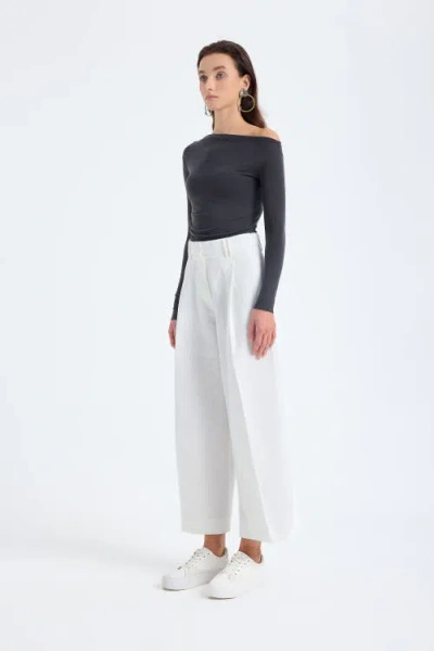 Monlicia Cyra Cotton Linen Blend Cropped Wide Leg Trousers In White
