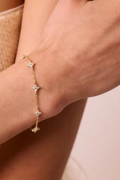 Electric Picks Bella Dainty Clover Bracelet In Metallic