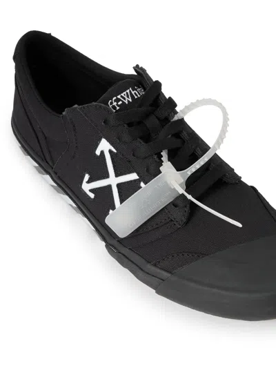 Off-white Round-toe Low-top Casual Shoes In Black