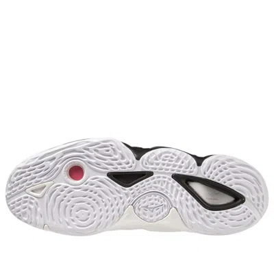 Mizuno Wave Momentum 3 In White