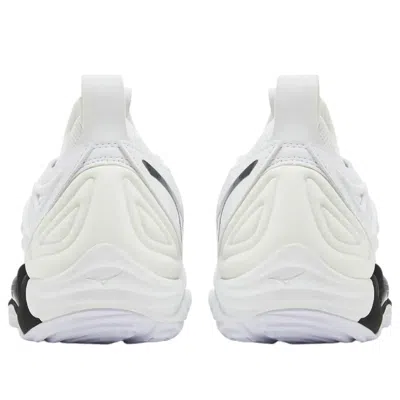 Mizuno Wave Momentum 3 In White