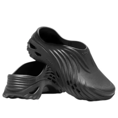 Crocs Echo Wave In Black