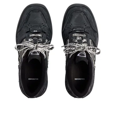Balenciaga Hamptons Worn-out Low-top Leather Sneakers In Black