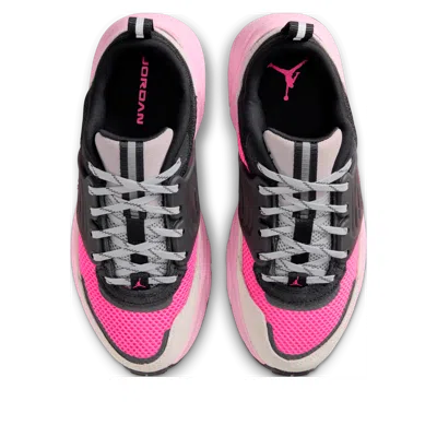 Jordan Trunner O/s Sneaker In Pink