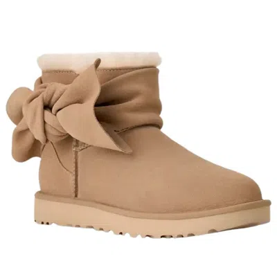 Ugg (wmns)  Classic Mini Bow Boot 'sand' In Multi