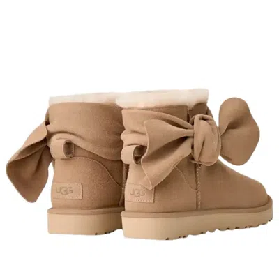 Ugg (wmns)  Classic Mini Bow Boot 'sand' In Multi