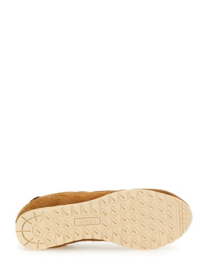 Autry Windspin Sneakers In Beige Suede In Brown