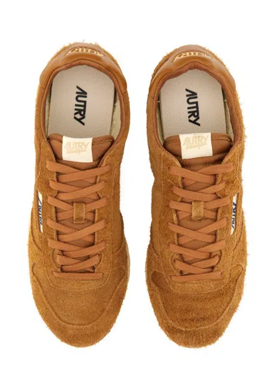 Autry Windspin Sneakers In Beige Suede In Brown