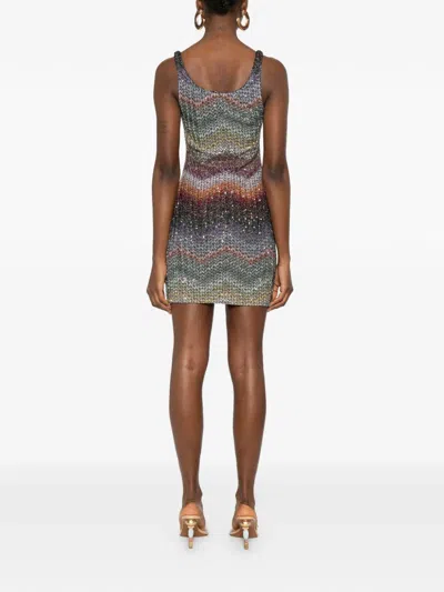 大圆领迷你连衣裙