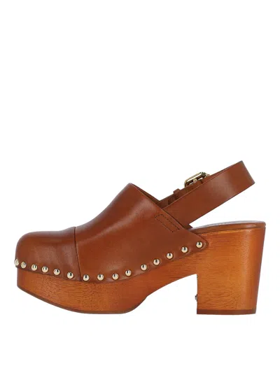 Chloé Chunky Heel Stud Embellishments Wooden Platform Pumps In Ginger Brown