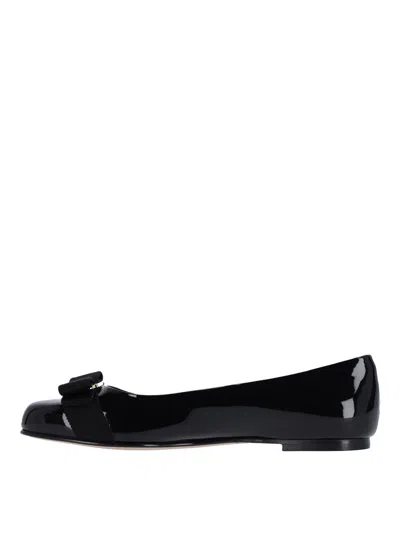 Ferragamo Varina Leather Flat In Black