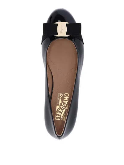 Ferragamo Varina Leather Flat In Black