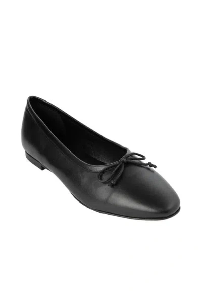 Menina Step Amelie Leather Ballet Flat In Black