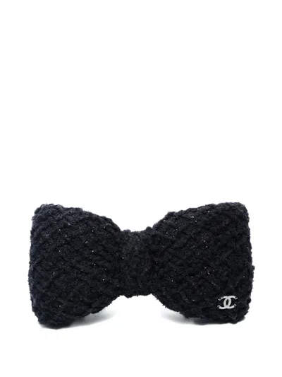 Pre-owned Chanel 2022 Tweed Cc Hair Clip In Black
