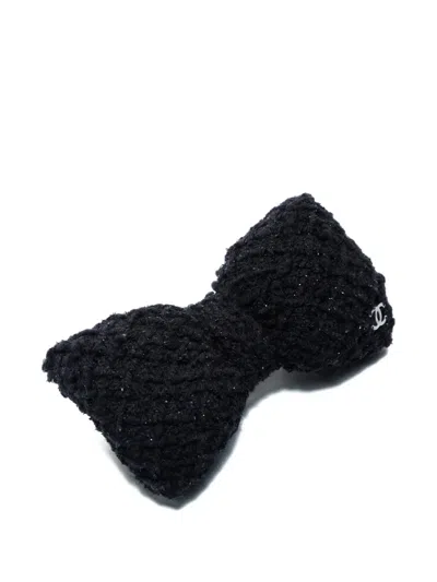 Pre-owned Chanel 2022 Tweed Cc Hair Clip In Black