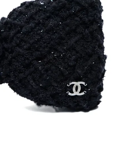 Pre-owned Chanel 2022 Tweed Cc Hair Clip In Black