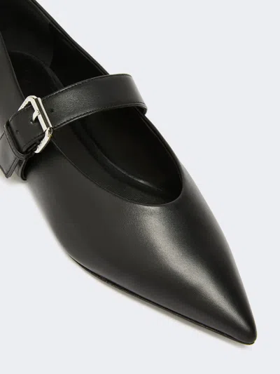 Weekend Max Mara Leather Pointed-toe Ballet Flats In Black