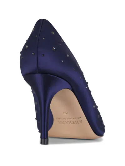 铆钉尖头高跟鞋