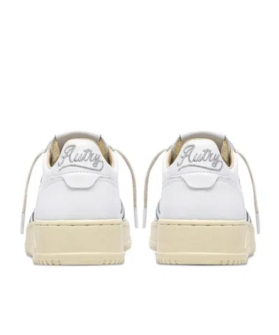 Autry Medalist Low Sneakers In White Leather With Silver Embroidery In White
