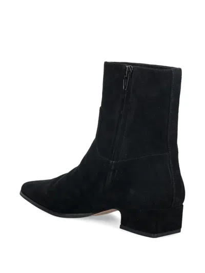 Nokwol Pointed Suede Boots In Black