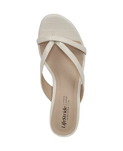 Lifestride Navine Kitten Heel Flip Flop In White