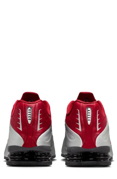 Nike Shox R4 Sneaker In Gray