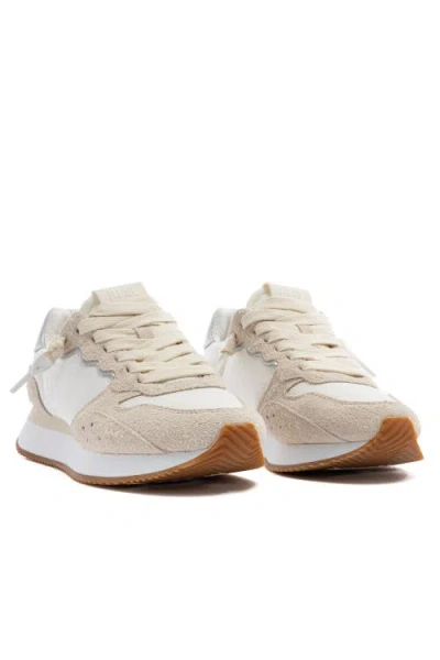 P448 Jesse Trainer Sneaker In White