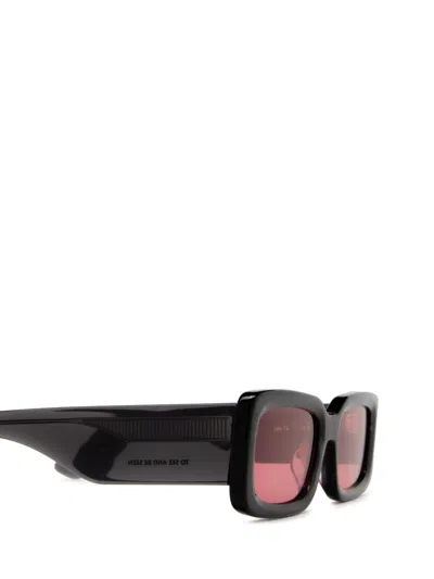 Akila Sunglasses In Black