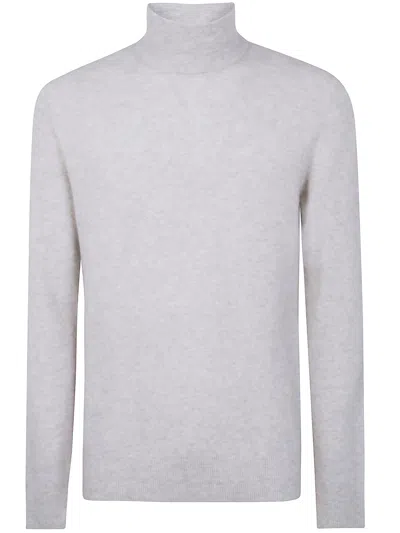 Nuur Long Sleeves Turtle Neck Sweater In White