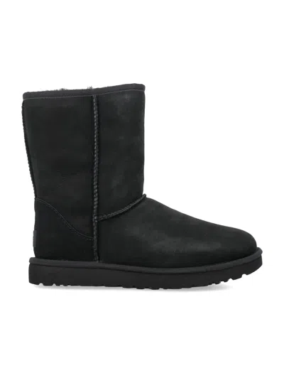 Ugg Classic Short Black Boots With Logo Patch On The Rear And Shearling Lining In Suede Woman