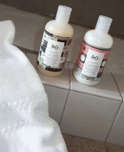 R + Co Cassette Curl Conditioner In Transparent