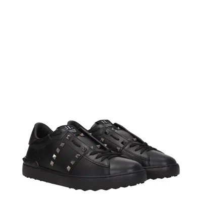 Valentino Garavani Valentino Rockstud Untitled Sneakers In Black