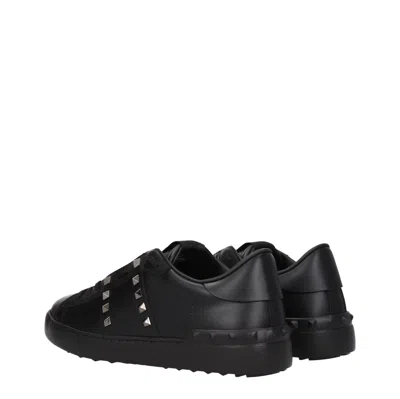 Valentino Garavani Valentino Rockstud Untitled Sneakers In Black