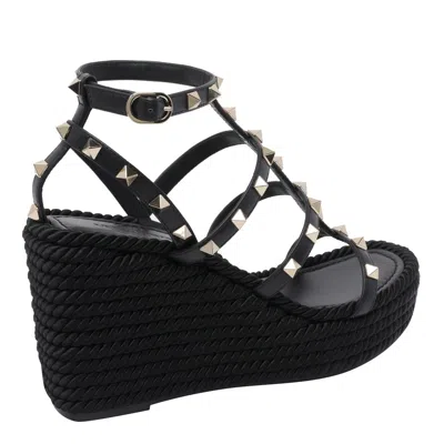 Valentino Garavani Rockstud Leather Wedge Sandals In Black