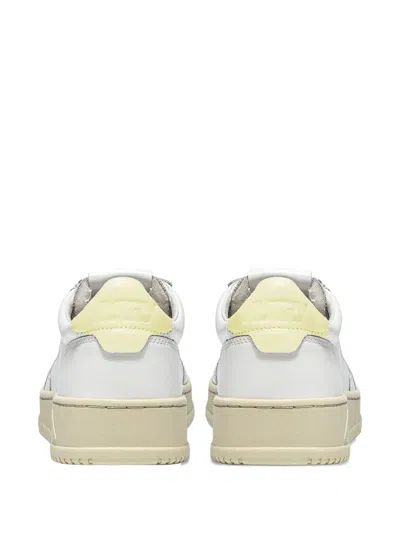 Autry Medalist Low Sneakers In White