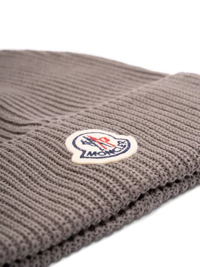 Moncler Ribbed Logo-patch Beanie Hat In Brown