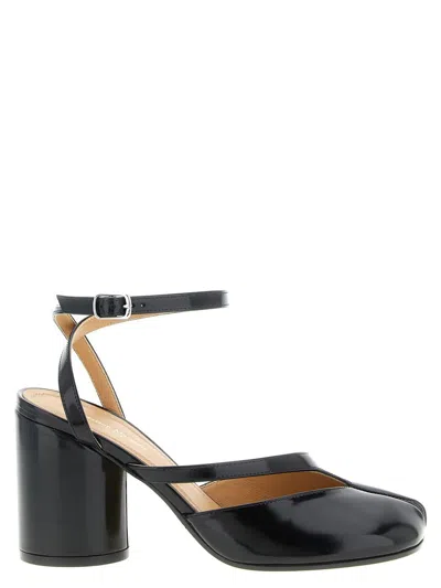 Maison Margiela Tabi Sandals In Brushed Leather In Black