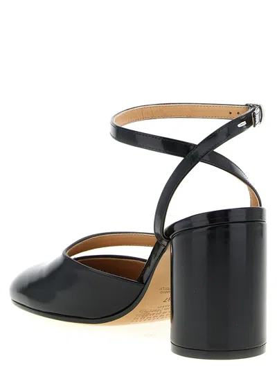 Maison Margiela Tabi Sandals In Brushed Leather In Black