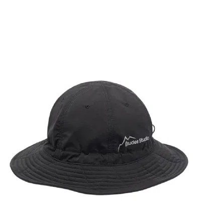 Etudes Studio Studio Logo Embossed Cayl Training Hat In Black
