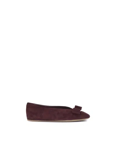 Ferragamo Bow Detail Suede Ballerinas In Burgundy