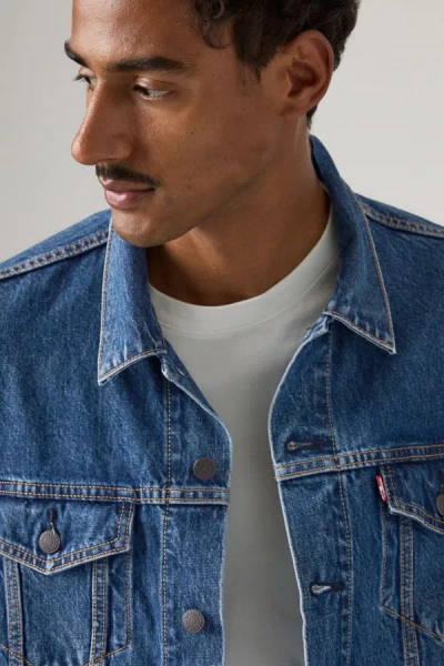 Levi's Buttoned-up Denim Trucker Jacket In Blue