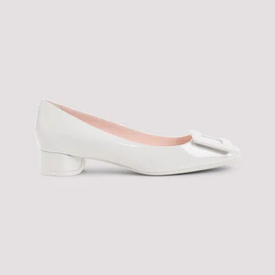 Roger Vivier Roundy Lacquered Decollete 25 Pumps For Women In White