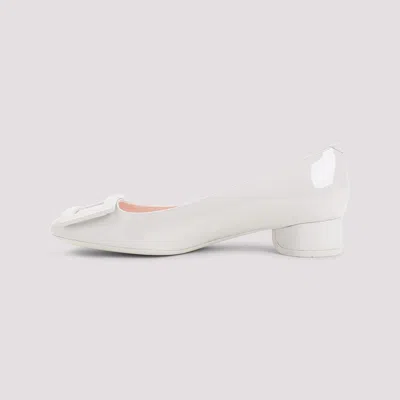 Roger Vivier Roundy Lacquered Decollete 25 Pumps For Women In White