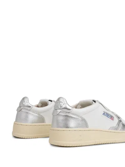 Autry Medalist Low Two-tone Sneakers In White And Metallic Silver Leather In White