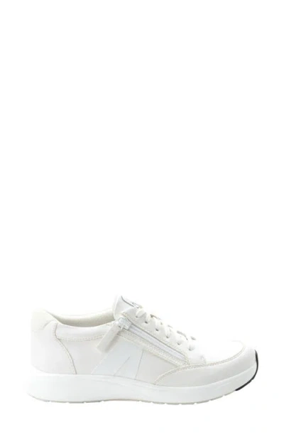 Alegria By Pg Lite Eazeer Sneaker In White