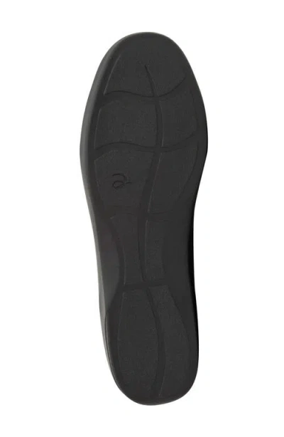 Easy Spirit Devitt Flat In Black