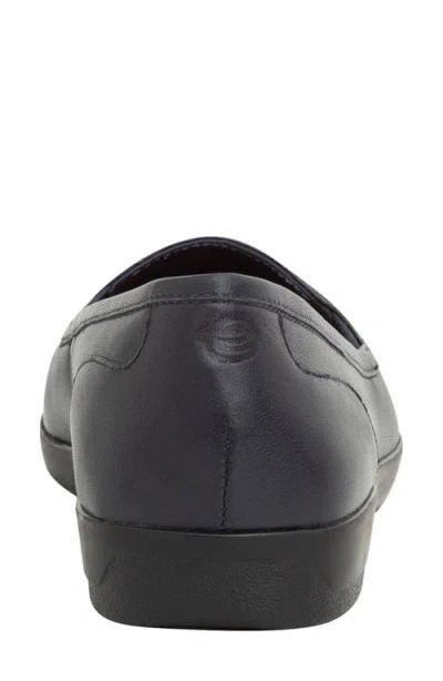 Easy Spirit Devitt Flat In Black