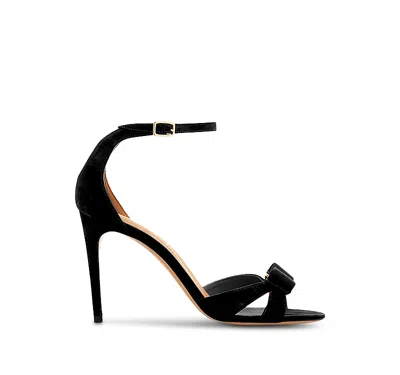 Ferragamo Roxy 90 Vara Bow Suede Sandals In Black