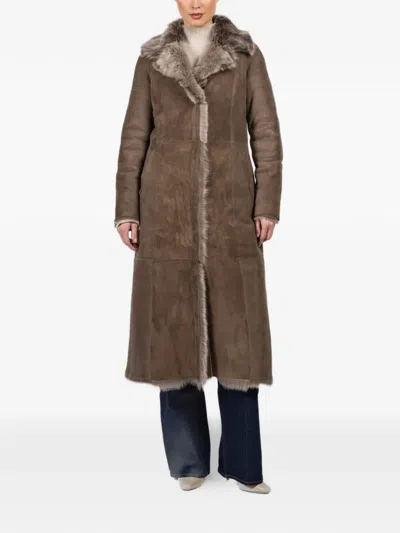 Hiso Reversible Fur Coat In Brown